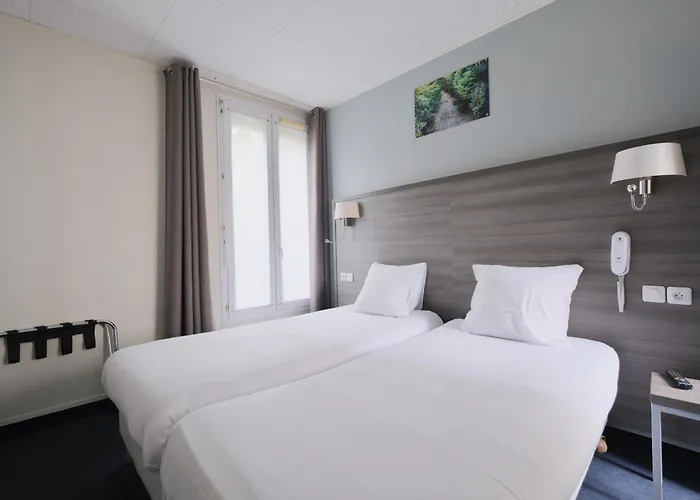 Hotel Lilas Gambetta Paris