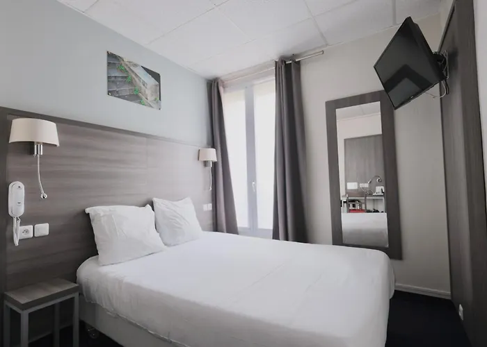 Hotel Lilas Gambetta Paris
